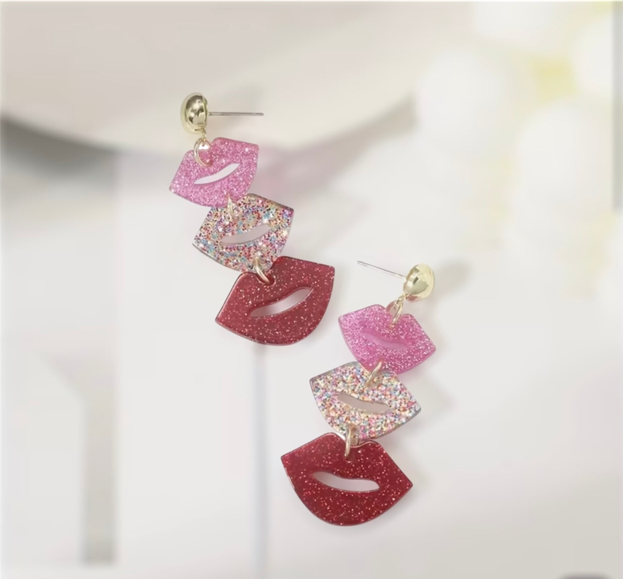 Sassy Kiss Acrylic Linear Lip Earrings